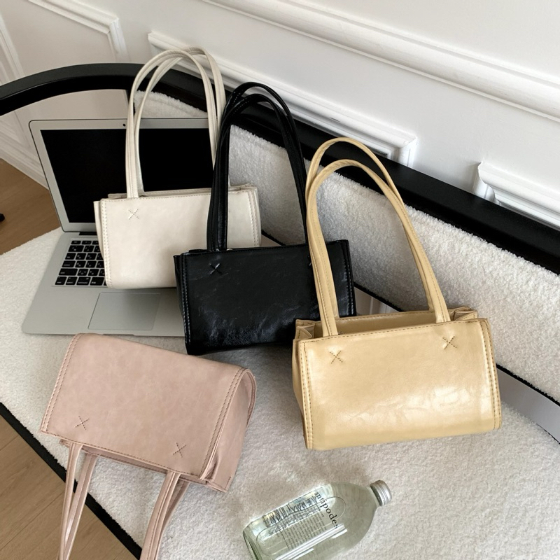 กระเป๋าสะพาย หนังเงา หนังนิ่ม Minimal Bag (พร้อมส่งจากไทย) | Shopee ...