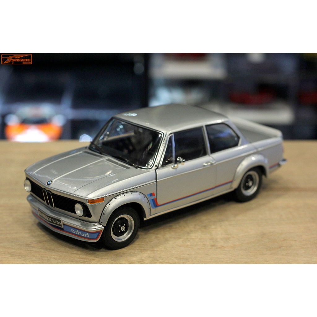 Kyosho 1/18 BMW 2002 Turbo Silver | Shopee Thailand Kyosho 1/18 BMW 2002 Turbo Silver | Shopee Thailand