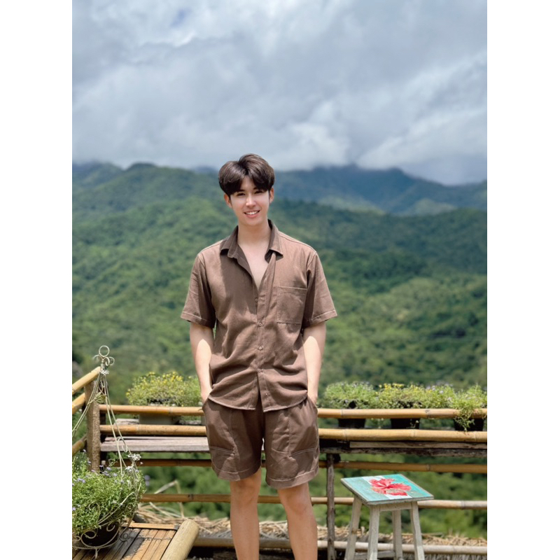ชุดเซตผู้ชาย(ผ้ายีนส์) เสื้อเชิ้ตแขนสั้น กางเกงขาสั้น(แต่งด้ายด้านนอก)