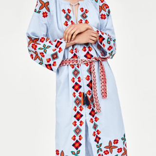 BMMW x cotton dress งานปักคล้าย ZARA x S สวยมากก ใหม่กริบ ปักแน่น ❌ไม่มีเชือกผูกเอว อก 40 สะโพก40 ยาว 42 Code: 1403(9)