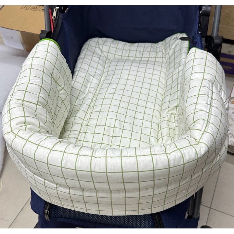 แผ่นคลุมขอบเบาะรถเข็นสุนัข พร้อมเบาะ dog stroller edge guard Shopee Thailand
