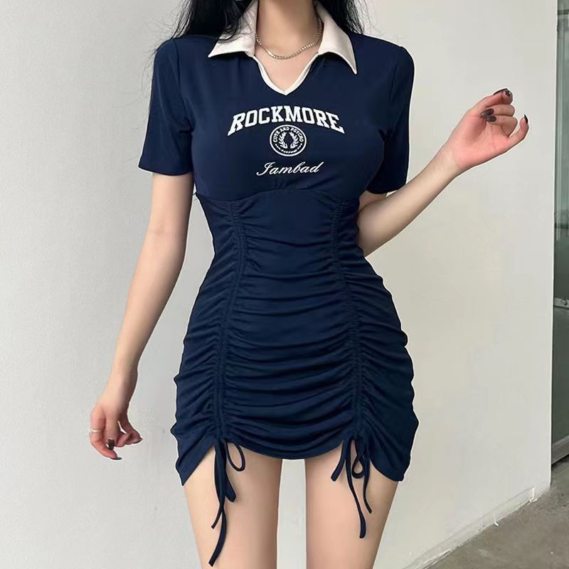 ชุดเดรส-2023-สไตล์วิทยาลัยหวานเผ็ดปกโปโลบางชุดผู้หญิงฤดูร้อนออกแบบเชือกกระโปรงสั้นสาว