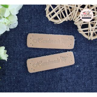 ป้ายหนังแท้ แฮนด์เมด 2 ชิ้น DIY Handmade แบบมีรูเย็บ ตกแต่งกระเป๋างานผ้า งานฝีมือ รูปสี่เหลี่ยม ผีเสื้อ (LP 001 - ครีม)