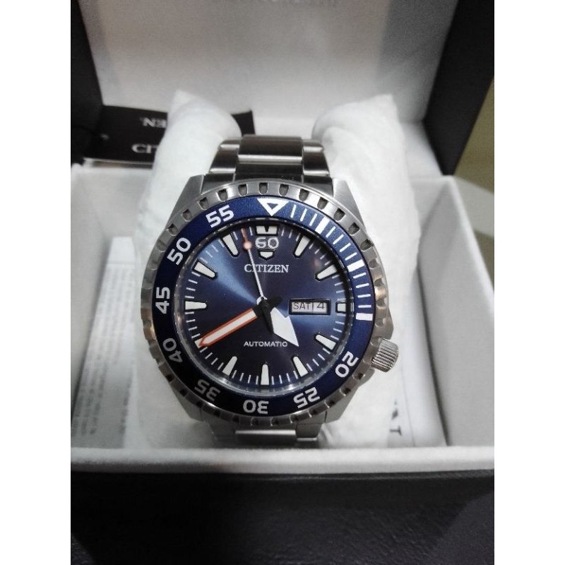 ✨完売品 未使用級✨CITIZEN 腕時計 NH8389-88L コマ くだらない 箱付き 