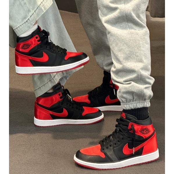 Jordan Air Jordan 1 High OG “Satin Bred” Basketball shoes black and red（ของแท้ 100） Shopee