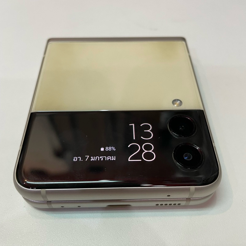 Samsung ZFlip3(มือสอง)128G สีครีม สภาพสวย พร้อมใช้งาน มีเครื่องศูนย์ ...