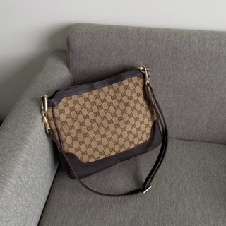 Gucci black deals leather messenger bag