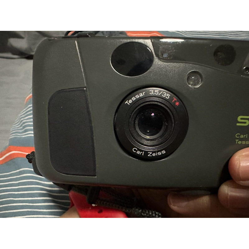 フィルムカメラ Kyosera slim T CarlZeiss Tessar 35mm Slim T フィルムカメラ Carl Zeiss 35mm KYOCERA 京セラ SLIM T Carl