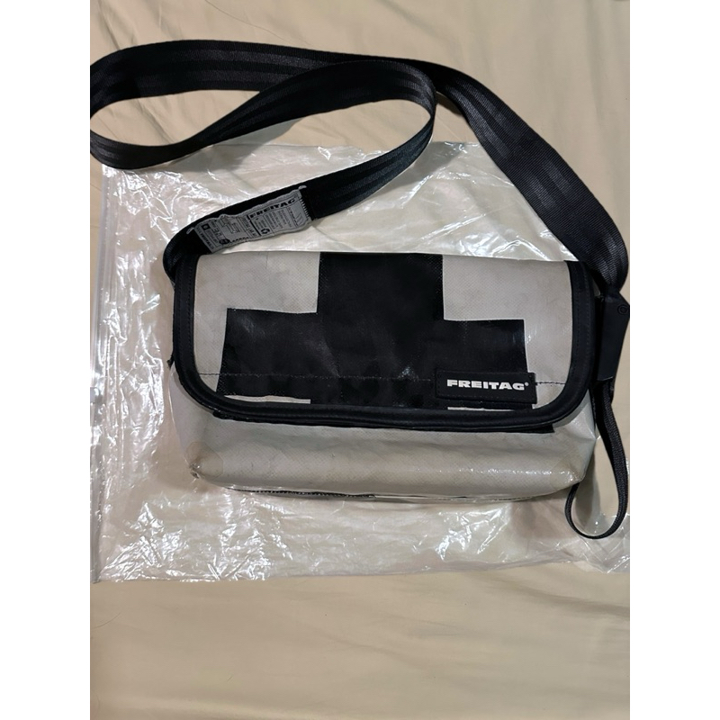 Freitag Hawai ของแท้ มือสอง ไม่มี Tag | Shopee Thailand