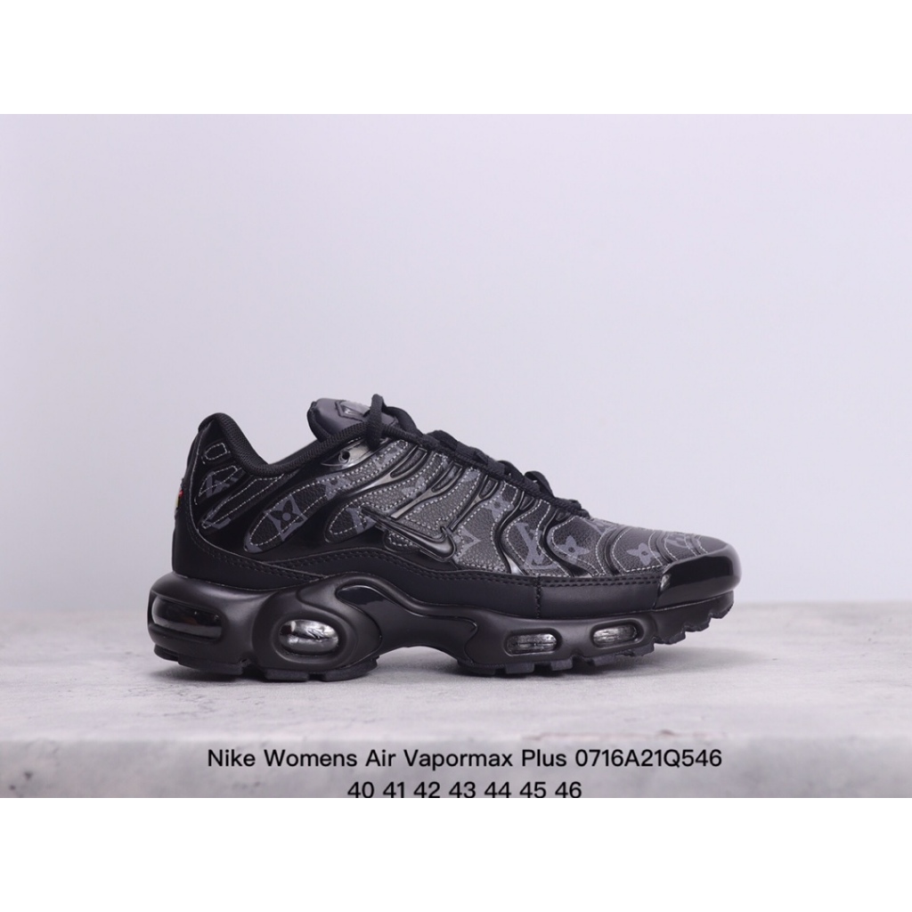 nike jordan mid top sneakers