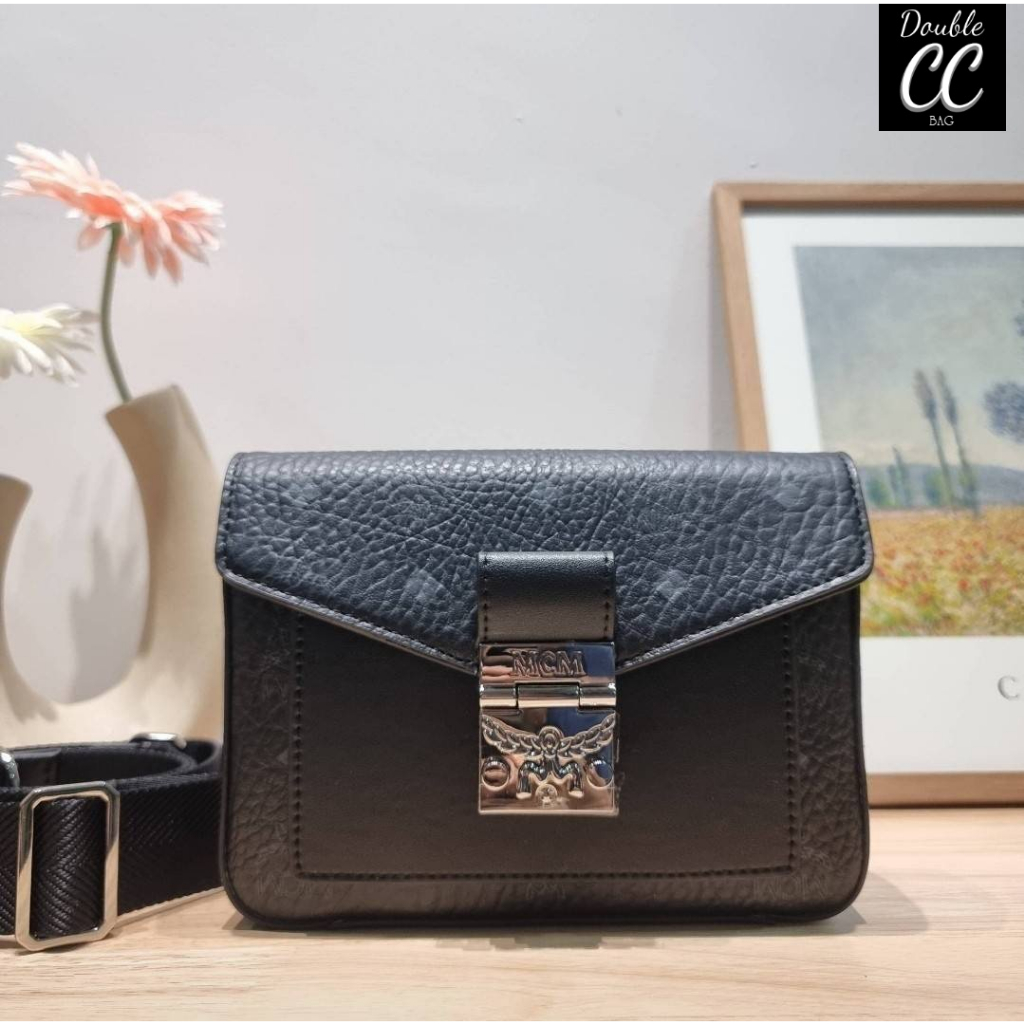 model-mc-small-crossbody-in-visetos