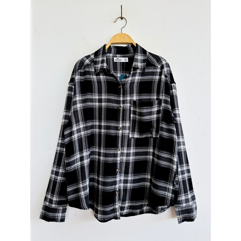 hollister-oversized-plaid-shirt