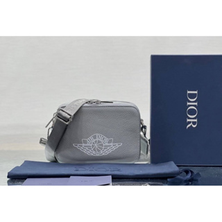 พร้อมส่ง dior x Jordan Wings Messenger Bagเทพ