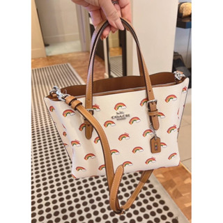 (ผ่อน0%) กนะเป๋าสะพายข้าง Coach Mollie Tote 25 With Rainbow Print CK373 9 นิ้ว สีขาว ลายรุ้ง สายสะพายสีน้ำตาล