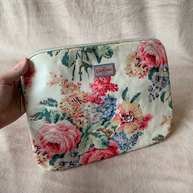 กระเป๋า Cath Kidston Laptop Sleeve มือ2 สภาพดี Shopee Thailand