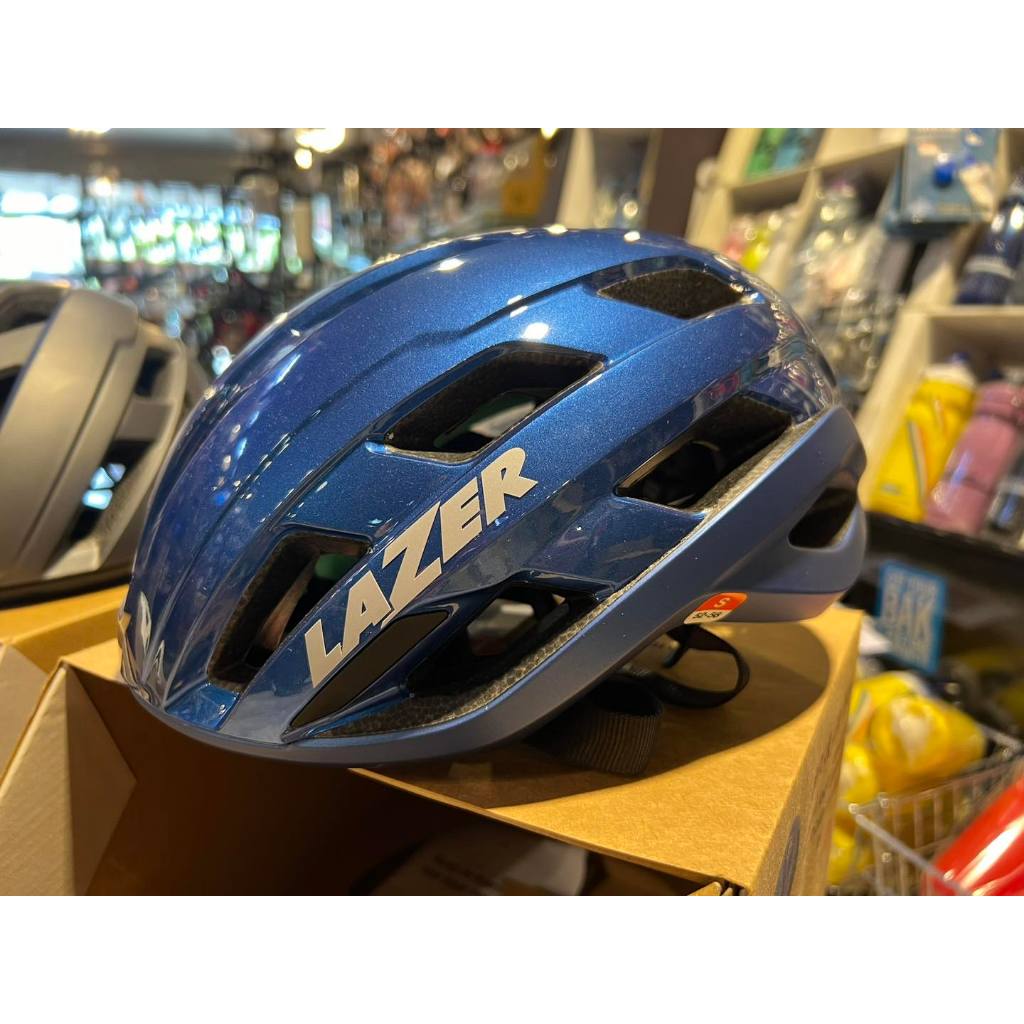 หมวกจักรยาน LAZER รุ่น Strada KinetiCore (เพิ่มการปกป้องครอบคลุมด้วย ...
