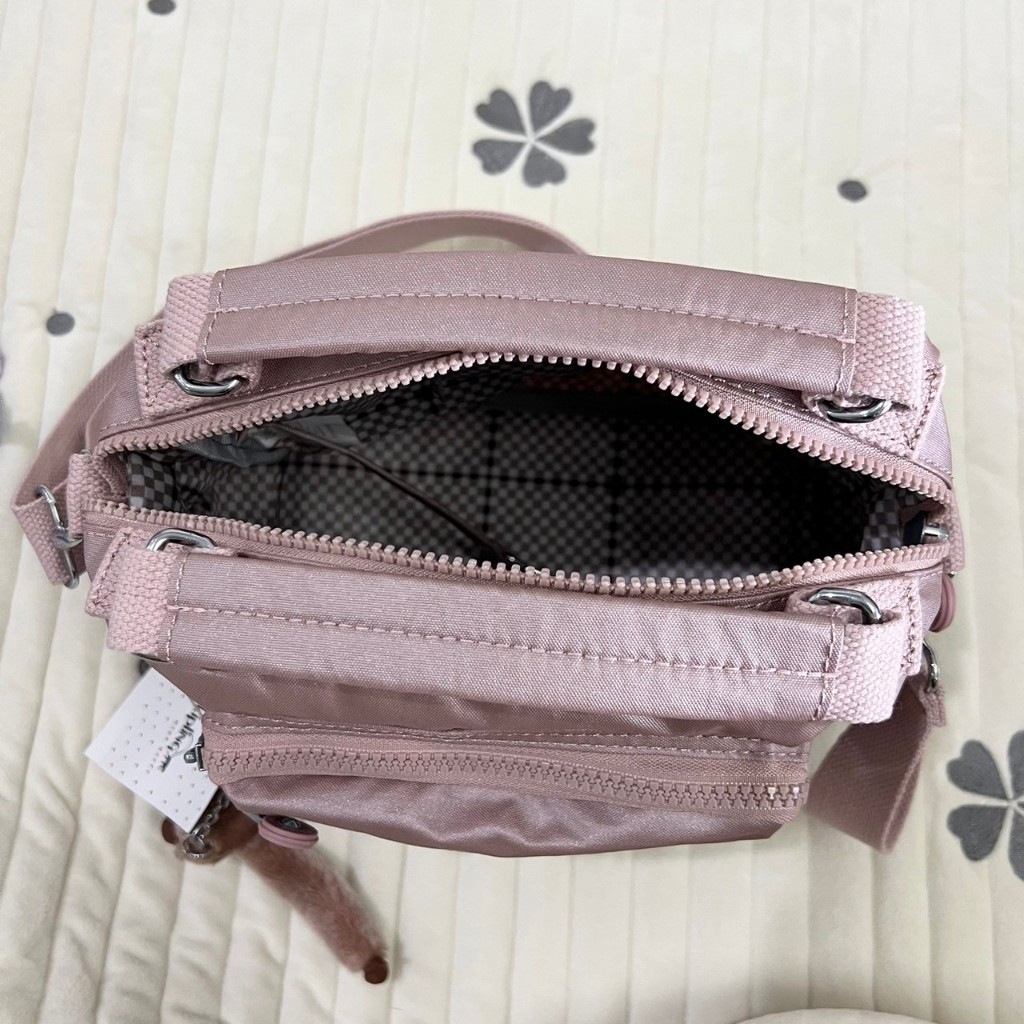 กระเป๋าถือหรือสะพายข้าง KIPLING Square Handbag & Shoulder bag ขนาดกลาง ...