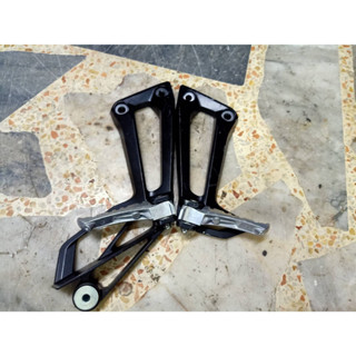 พักเท้าหลังYamaha Exciter สินค้า มือสองถอดรถ อ่านก่อนสั่งสินค้าตามรูป