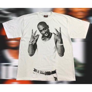 [กรอกโค้ด HELLO150 ลดเพิ่ม150บาท]เสื้อยืดคอฟิต รุ่น Tupac  Shakur สีขาว สไตล์วินเทจ