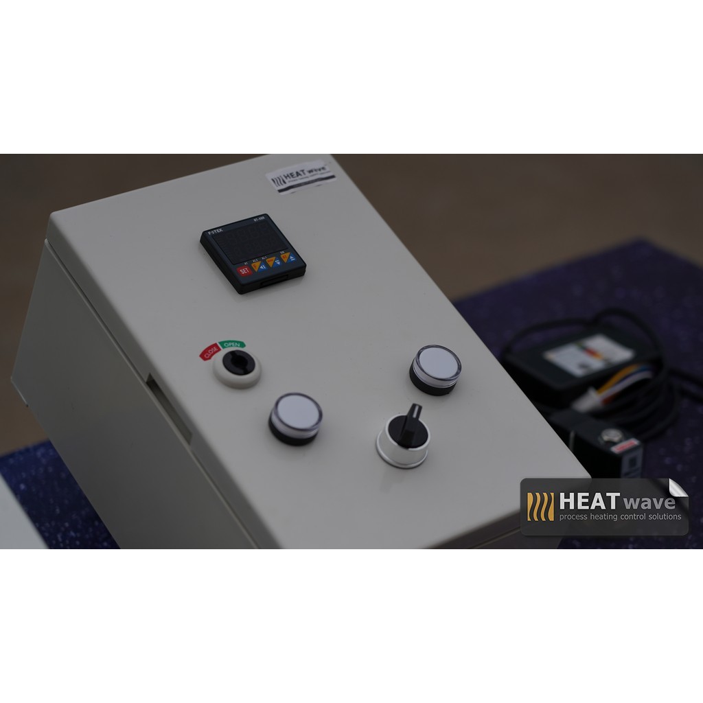 ตู้ควบคุมอุณหภูมิ พลาสติกขนาด 305x205x150 l AM SERIES TEMP. CONTROL ...