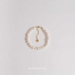 Bloomsnoon, Lilic Bracelet สร้อยข้อมือมุกน้ำจืดแท้ (silver925)