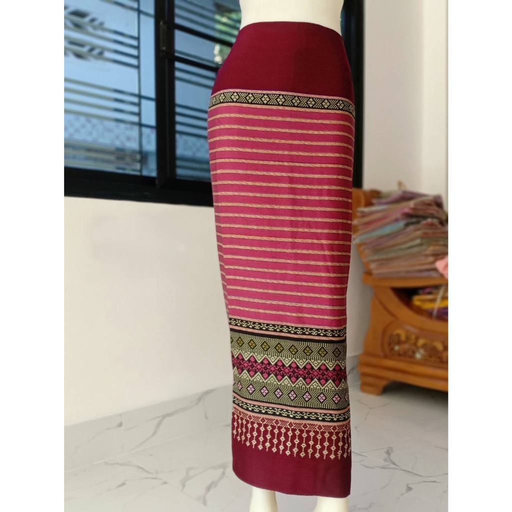 ผ้าถุงผ้าฝ้ายทอมือ ลายตีนจกทอทั้งผืน สีกรมสวย นุ่มใส่สบาย มุมมองที่ 4