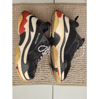 Second hand balenciaga store triple s