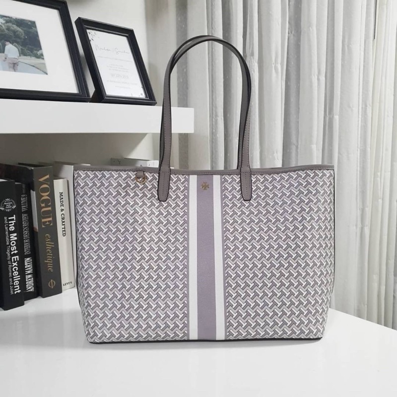TORY BURCH 2023! T LINK TOTE BAGG | Shopee Thailand