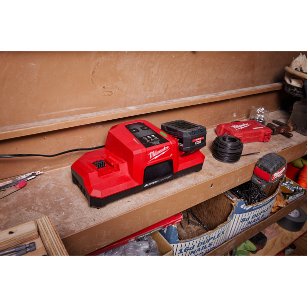 Milwaukee M18 DBSC SA แท่นชาร์จแบตเตอรี่ 18 โวลต์ แบบซูเปอร์ชาร์จ 2 ...