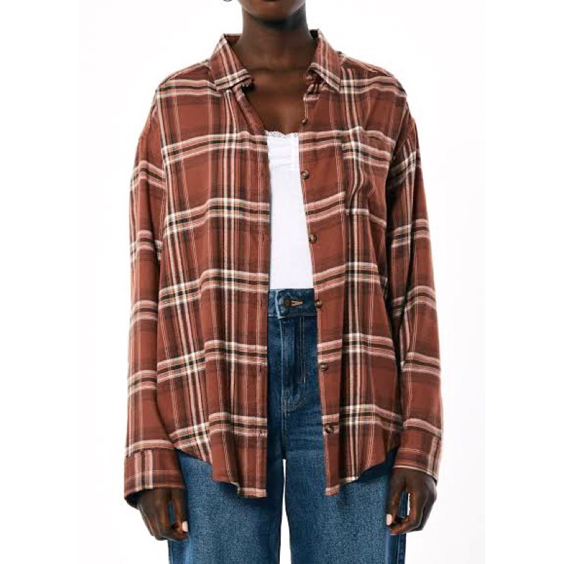 hollister-oversized-plaid-shirt