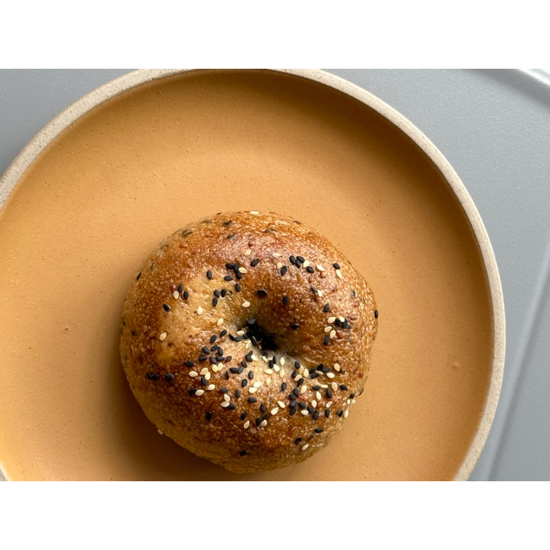 sourdough-sesame-bagel-ขนมปังเบเกิลงา-มีราคาขายส่งสำหรับร้านค้า