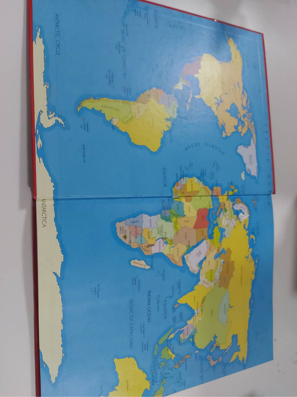 picture-atlas-fun-to-learn-by-the-map-studio-hardcover-ปกแข็งมือสอง