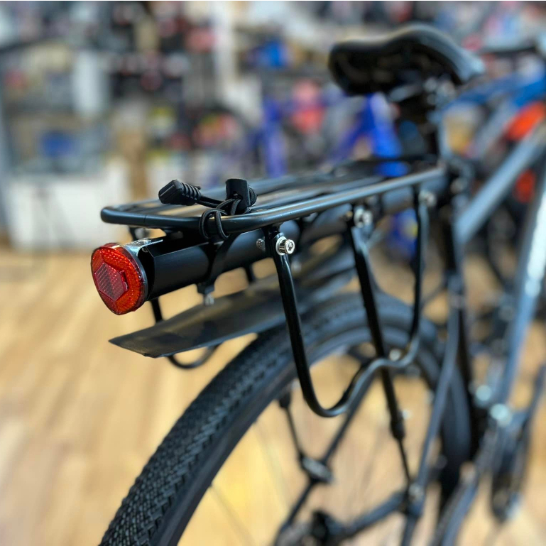 bicycles-rear-rack-แร็คท้ายจักรยาน-มีบังโคลน-ชนิดติดตั้งกับหลักอาน-วัสดุอลูมิเนียมสีดำ-แข็งแรงทนทาน