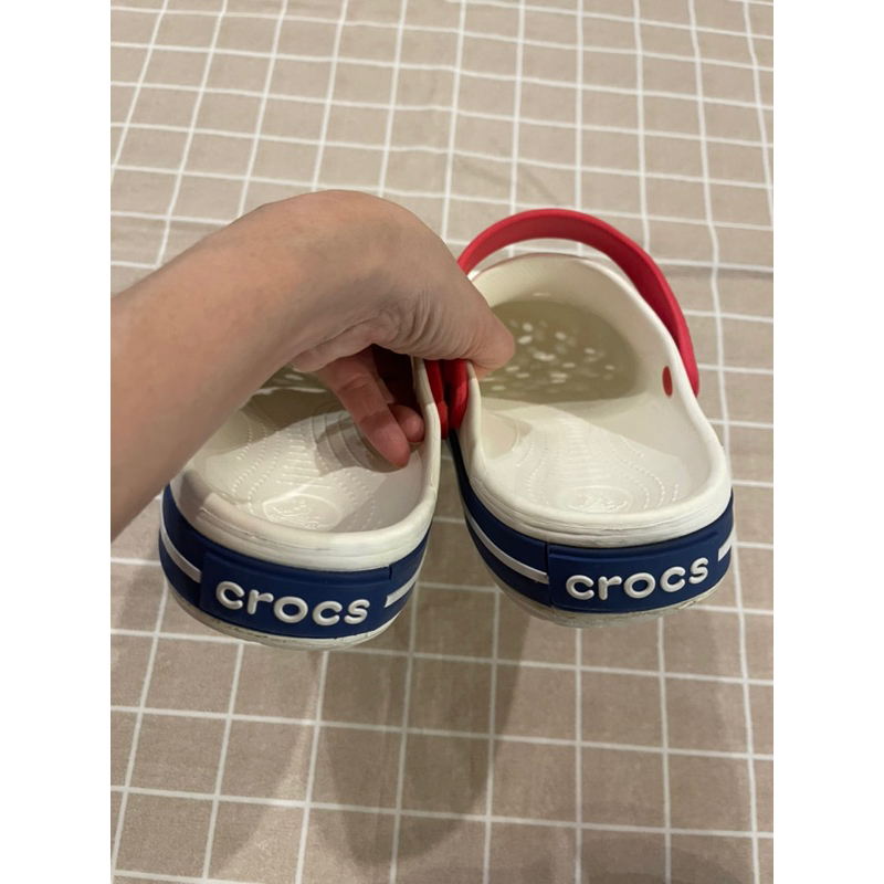 รองเท้าลำลองcrocs-มือ2