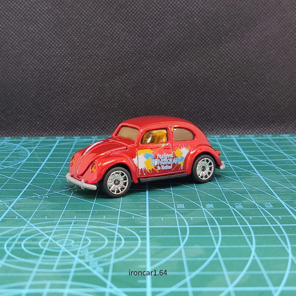Majorette Volkswagen Edition Volkswagen Beetle - Pink / Yellow diecast model main image 1