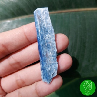 ผลึกไคยาไนต์ดิบธรรมชาติ (Kyanite)