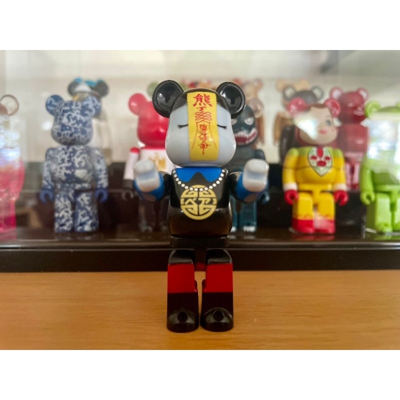 ของแท้) BE@RBRICK 100% Series 28 Horror: Jiangshi (bearbrick