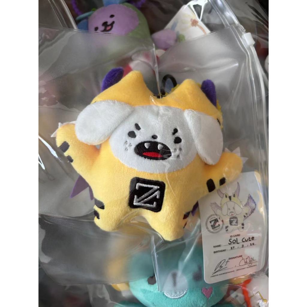 ぬいぐるみ MUVMUV DOLL KEYCHAIN MUVMUV DOLL KEYCHAIN - KumaKuma Store