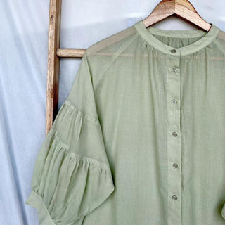Samansa Mos x cotton สีเขียวตองสวยมาก ผ้าบาง งานสวยมาก ใส่เป็น minidress ได้ค่ะ อก 60 ยาว 28 Code: 1391(8)