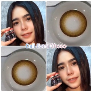 คอนแทคเลนส์ รุ่น Dali Extra Choco/Brown มีค่าสายตาปกติ (0.00) เปลี่ยนแทนทุกเดือน