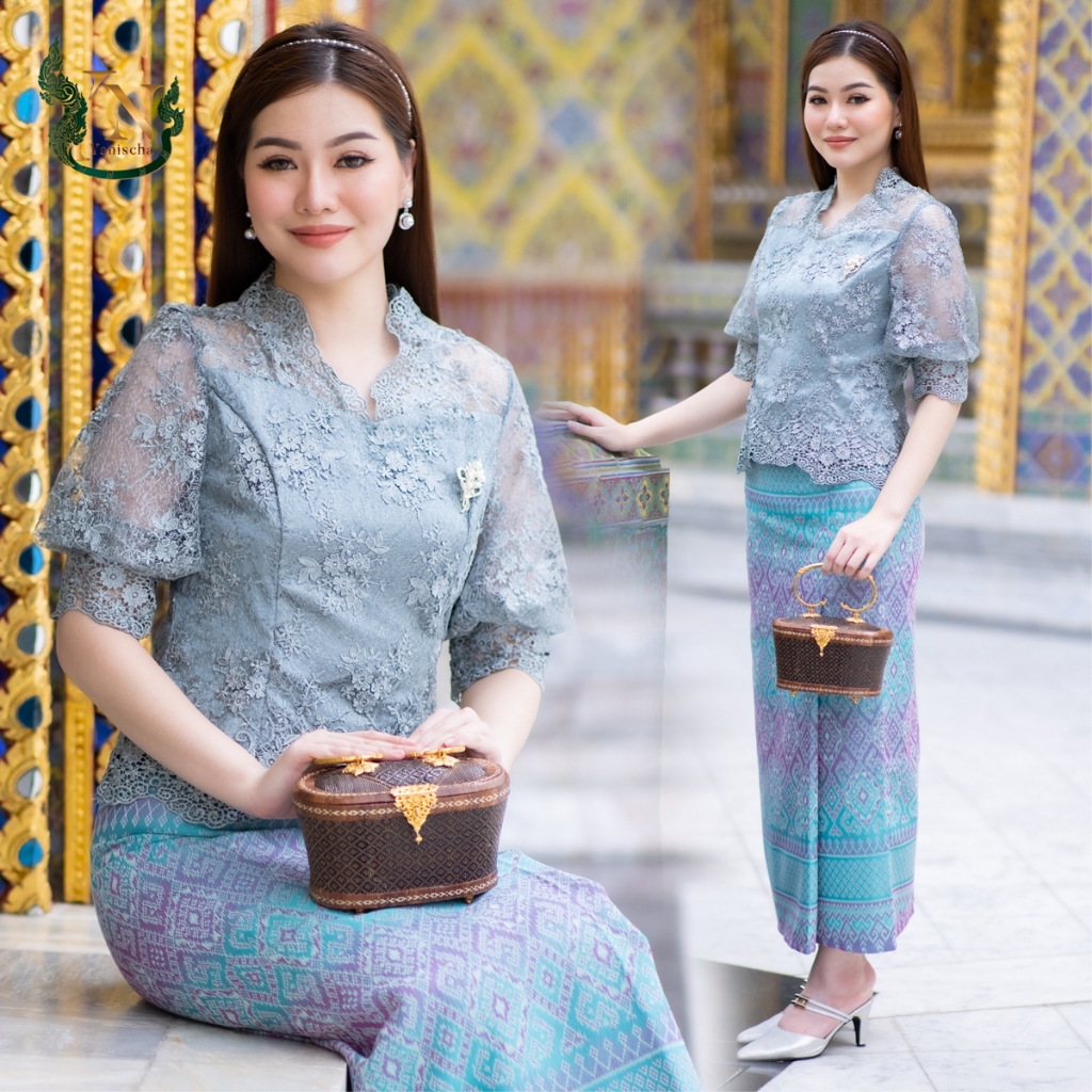✨ เสื้อลูกไม้พรีเมี่ยม คู่ผ้าไหมมัดหมี่ 3 ตะกอ ชุดออกงาน-ไปวัด สีเขียวหม่นเทา ไซส์ M-4XL