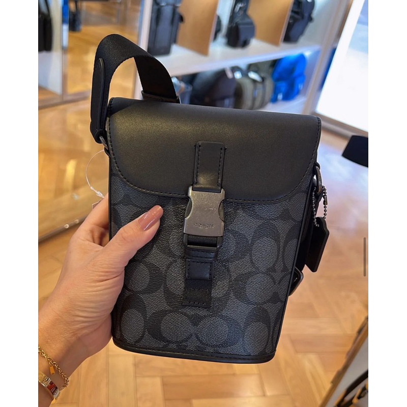 COACH กระเป๋าสะพายข้าง C3134 TRACK SMALL FLAP CROSSBODY IN SIGNATURE