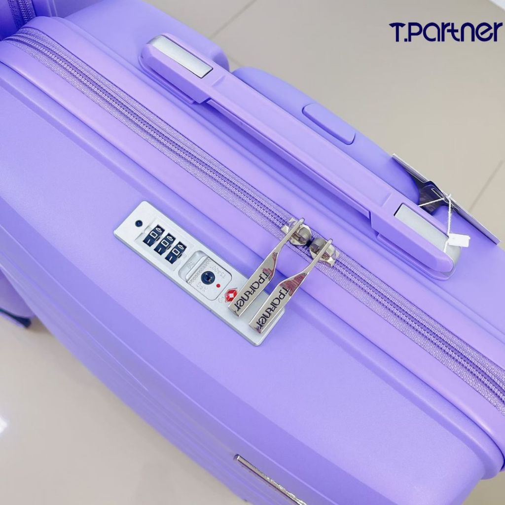 Tpartner รุ่น Wave Series กระเป๋าเดินทาง PP100% น้ำหนักเบาพิเศษ ดีไซน์ลายคลื่น มีให้เลือกหลายขนาดและสีสัน พร้อมระบบ TSA Lock และล้อคู่ลื่น 360 องศา