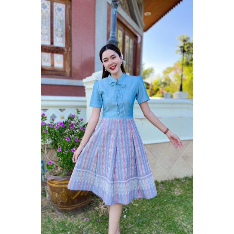 เดรสผ้าไทยสีฟ้าวันแม่ สวยหรู ผ้าทอคุณภาพดี ราคาถูก ใส่แล้วดูมีระดับ มุมมองที่ 2