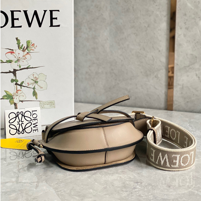 พรี-ราคา7800-loewe-mini-gatedual-หนังวัว-กระเป๋าสะพายข้าง-กระเป๋าสะพาย