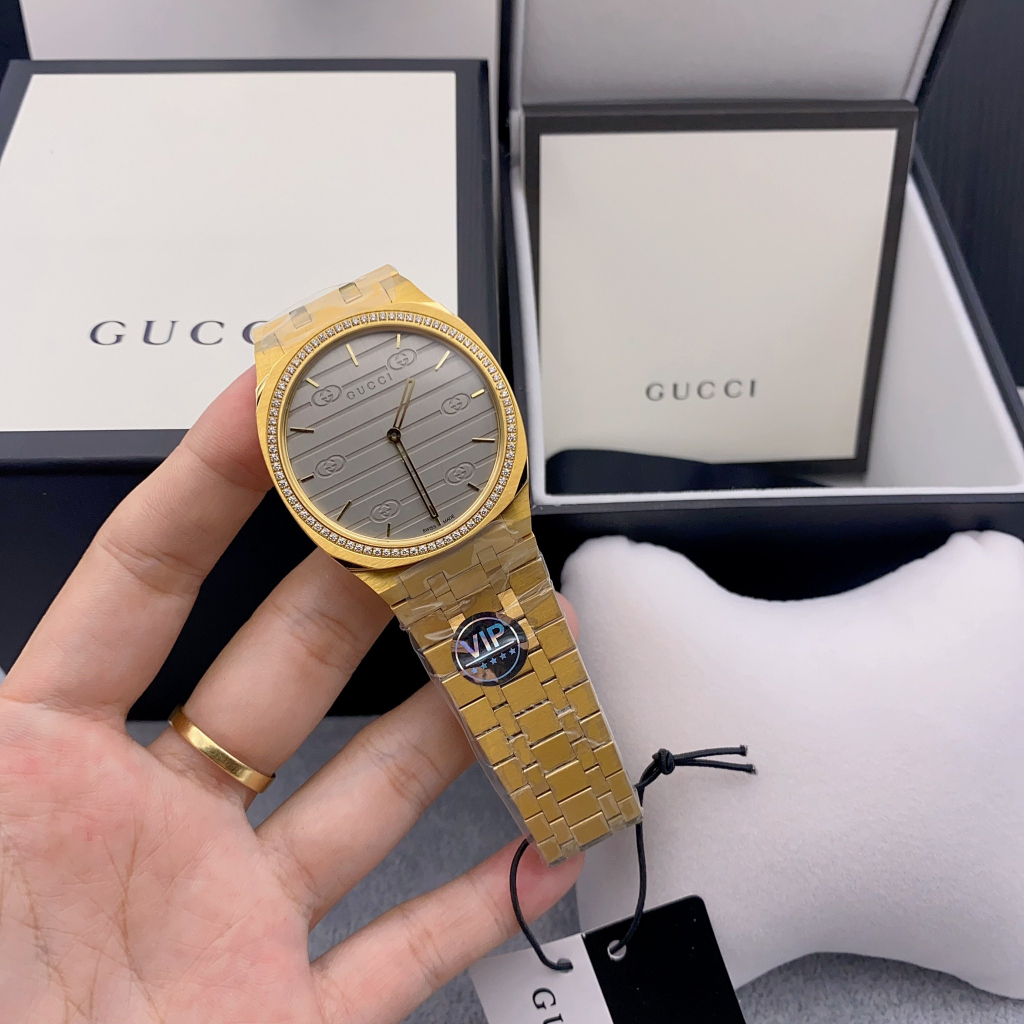 นาฬิกา-g-u-c-c-iงานcc-size-38mm-ระบบ-ถ่าน-มาพร้อมกล่องครบชุด