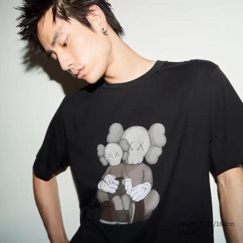 เสื้อยืดแขนสั้น-kaws-ut-uniqlo