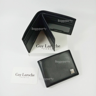 Guy Laroche กระเป๋าสตางค์ผู้ชายพับสั้นมีลิ้นกลาง สีดำ หนังนิ่ม หนังลาย โลโก้รมดำ หนังแท้ แบรนด์ของแท้100%