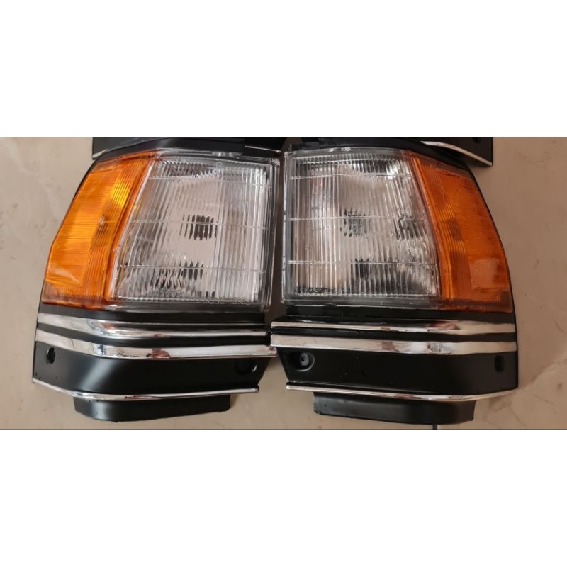 ไฟมุมแก้มข้างของ toyota Cressida rx70-72 | Shopee Thailand