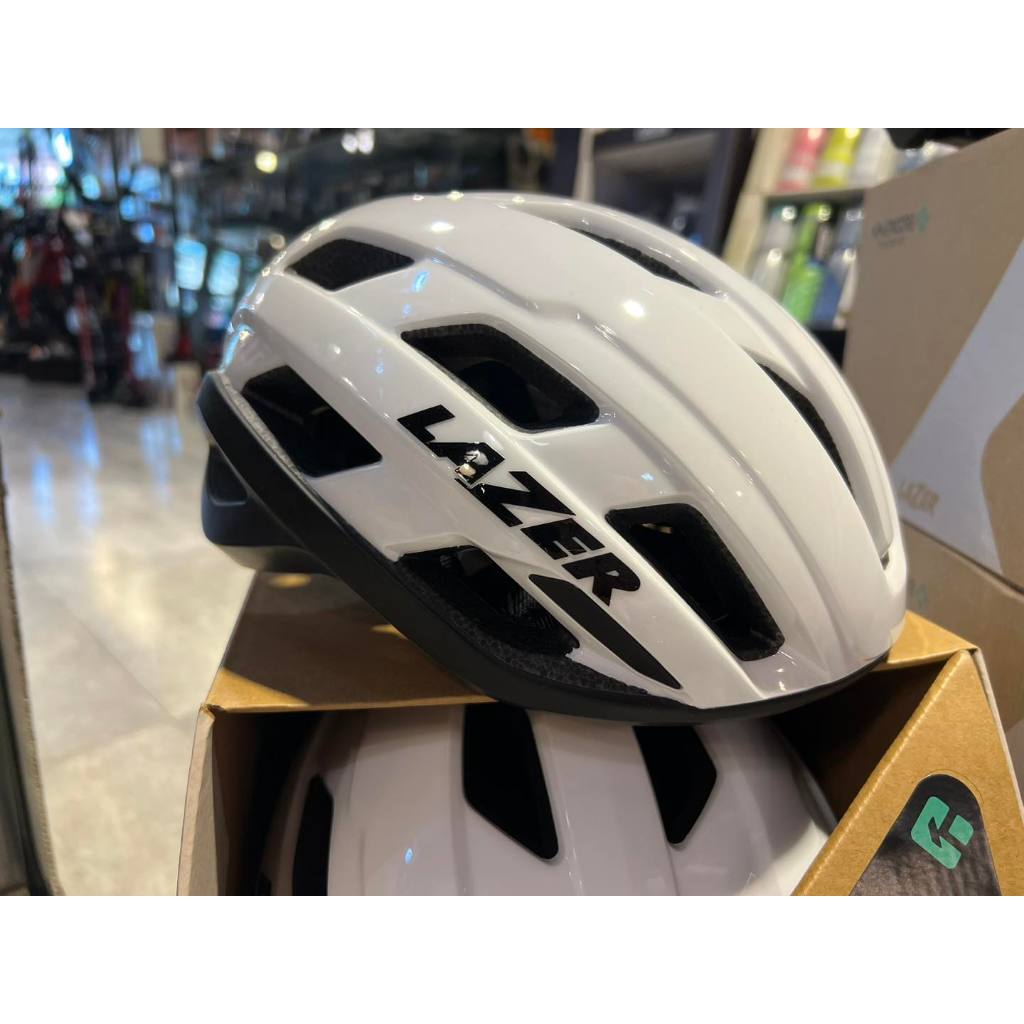 หมวกจักรยาน LAZER รุ่น Strada KinetiCore (เพิ่มการปกป้องครอบคลุมด้วย ...